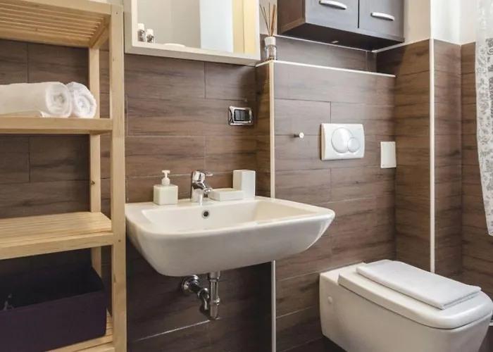 아파트 Inner Bo, Terrazzino Vista Tetti In Centro Storico *