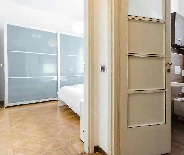 Inner Bo, Terrazzino Vista Tetti In Centro Storico 볼로냐